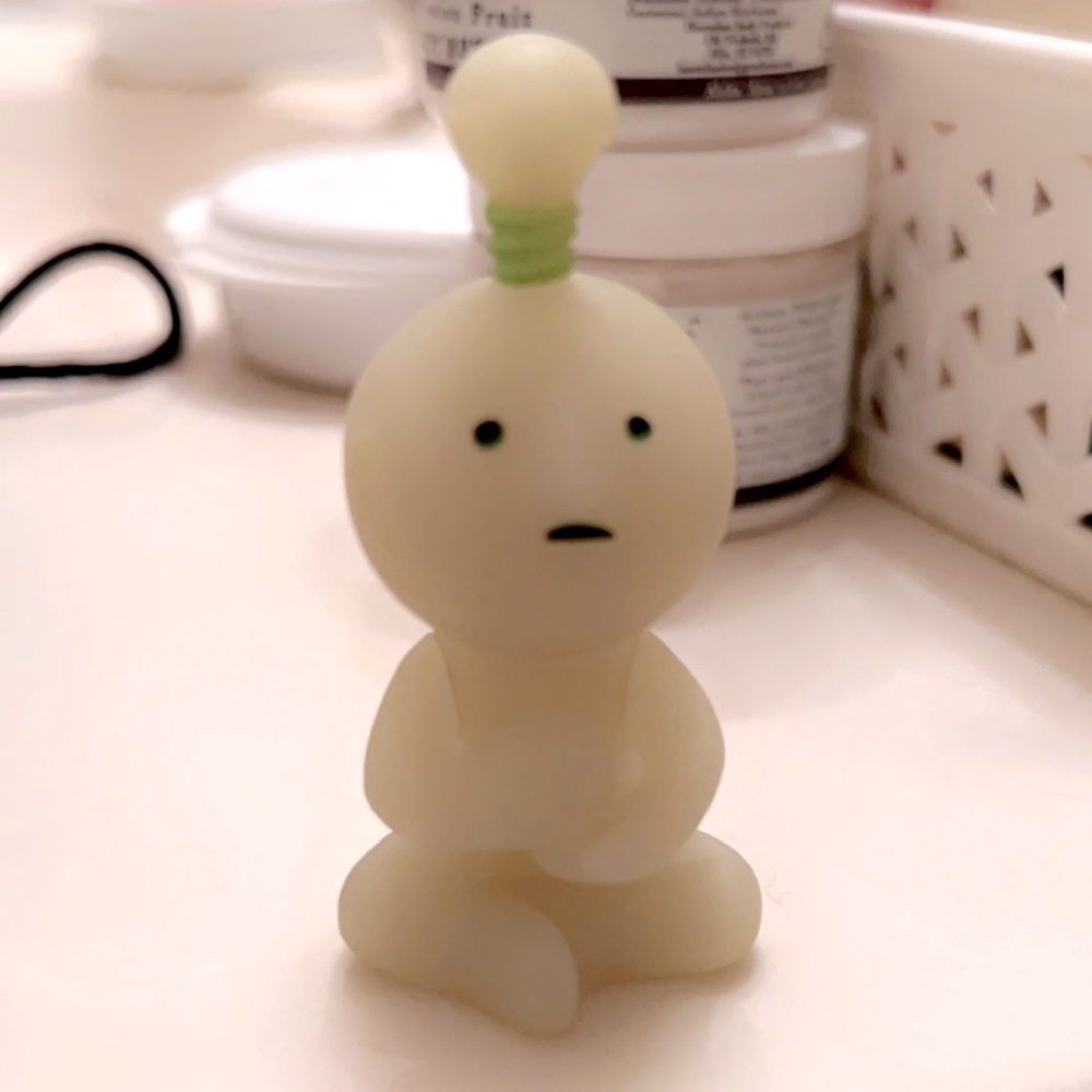 Smiski® Glow-In-The-Dark Work Series SMISKI Good Idea.